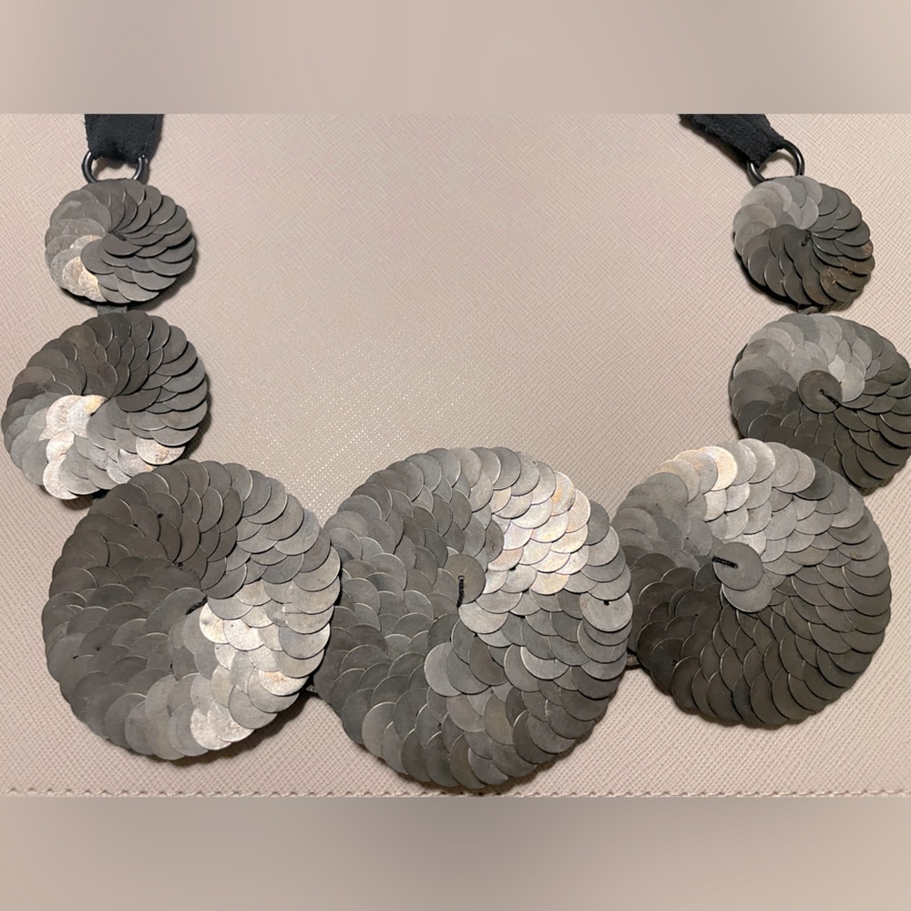Graduated Statement Bib Necklace - Picture 4 of 8